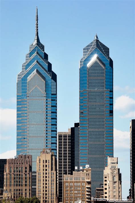 One philly - Currently the tallest standing attraction within Philadelphia, One Liberty Place makes an ideal locale for this key new urban attraction. There are currently only a few spots around town that offer any comparable bird’s-eye view of Philadelphia, including the City Hall Tower Observation Deck, R2L and Nineteen. 